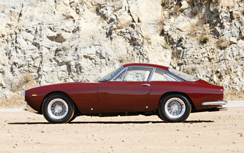 1974_Ferrari_308_GT4_1_mfljsy